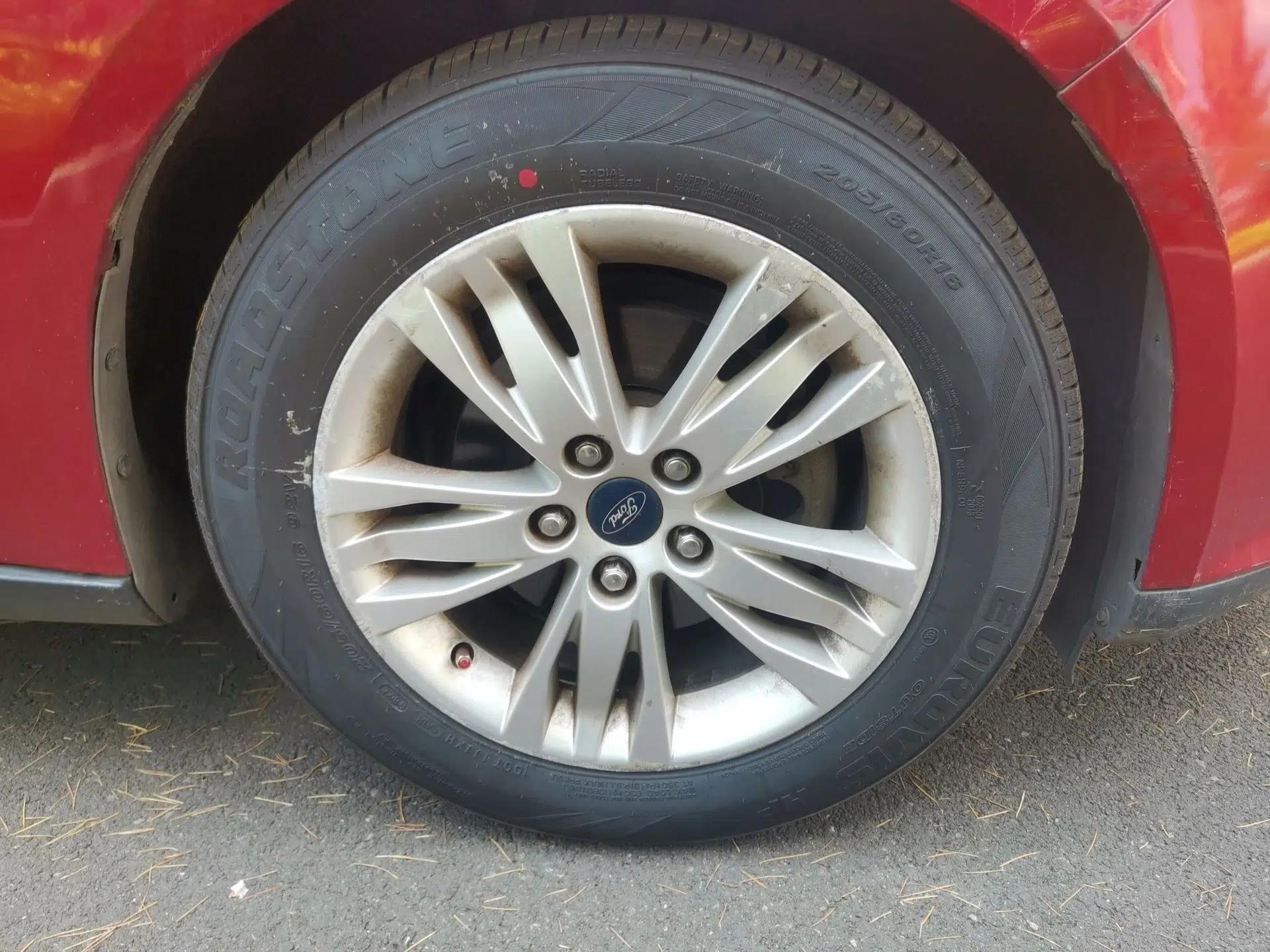 Ford Focus 2012 Sedan 1.6L Automatic Comfort Model — миниатюра 8
