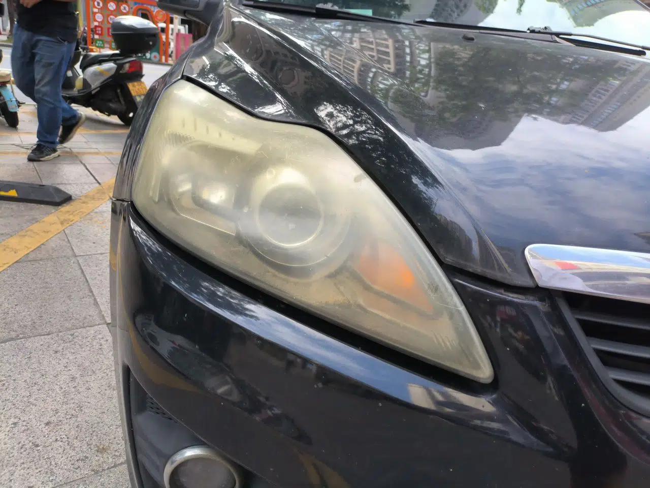 Ford Focus 2012 Hatchback Classic 1.8L Manual Base Model — миниатюра 7