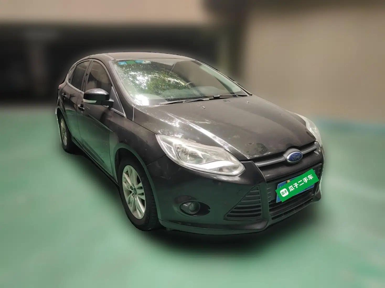 Ford Focus 2012 Hatchback 1.6L Automatic Comfort Model — миниатюра 3