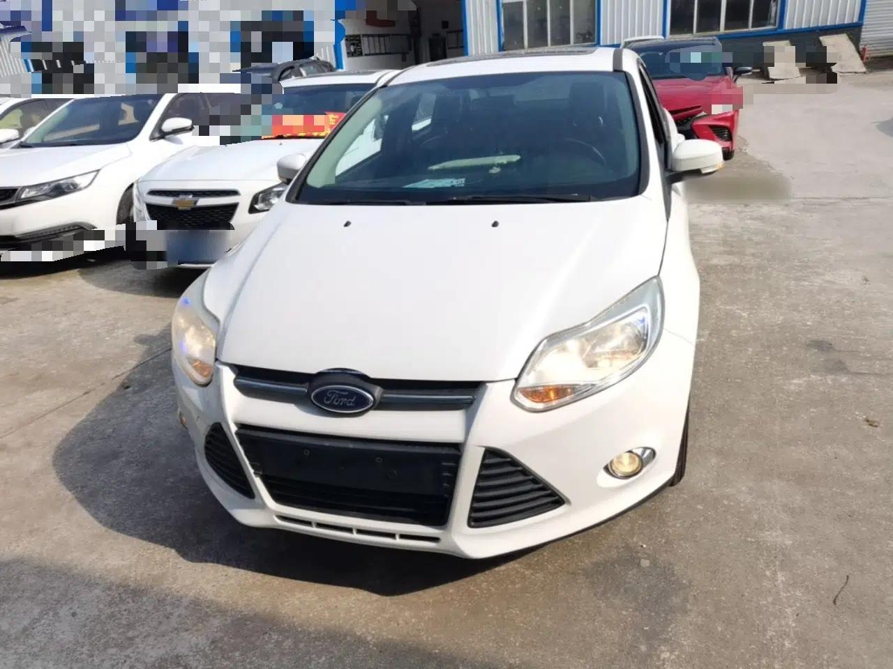 Ford Focus 2012 Sedan 1.6L Automatic Fashion Edition — миниатюра 2