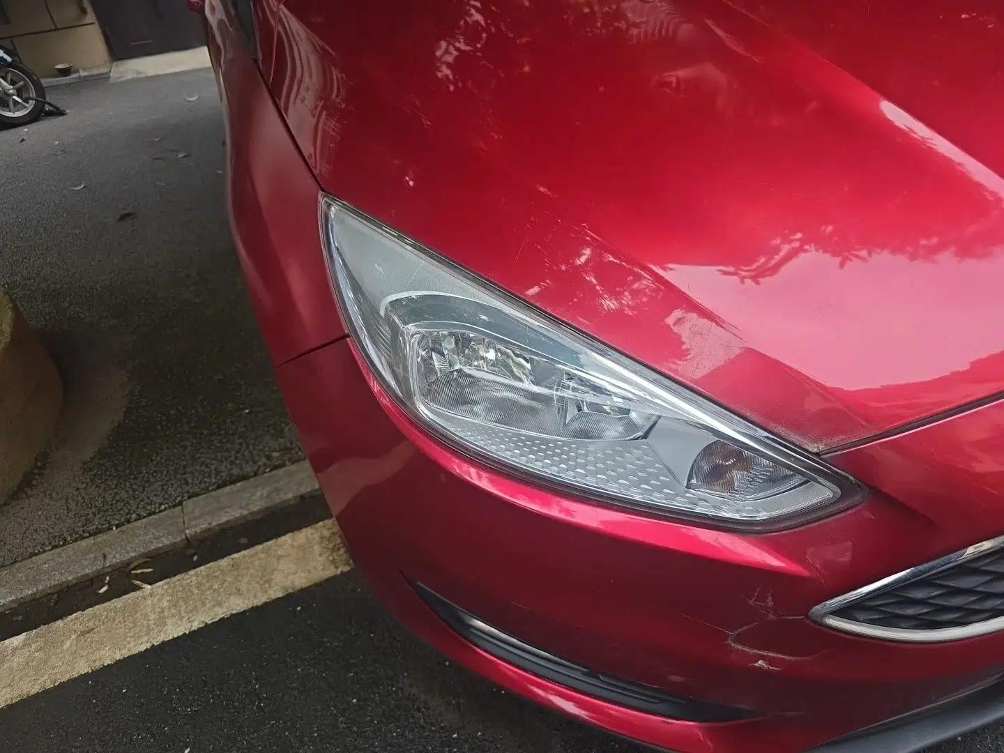 Ford Focus 2015 Hatchback 1.6L Automatic Comfort Model — миниатюра 7