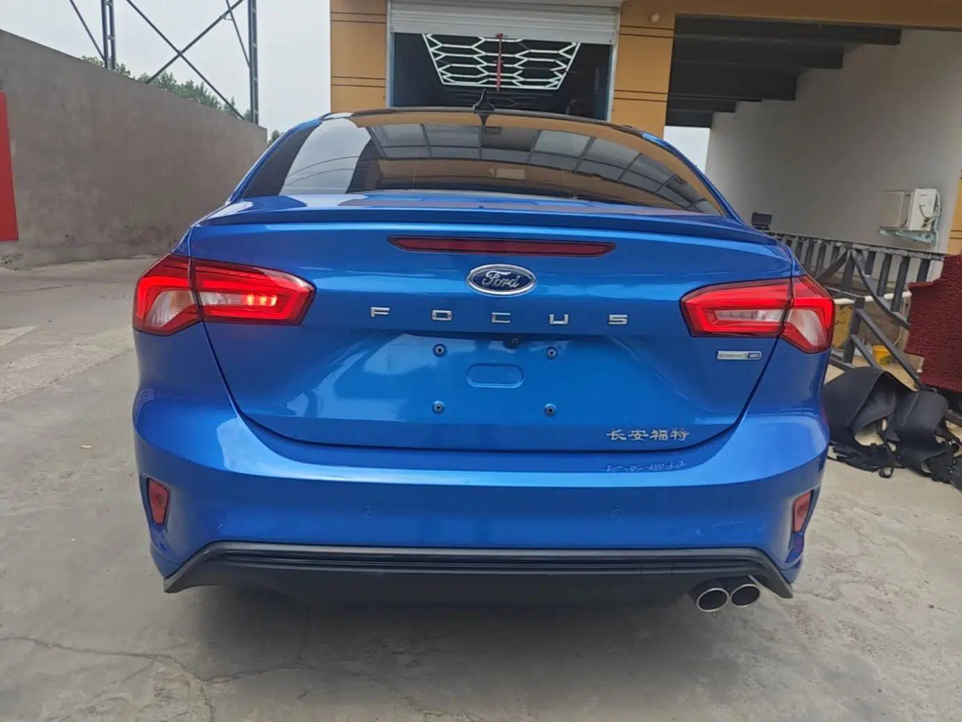 Ford Focus 2021 Sedan EcoBoost 180 Automatic ST Line — миниатюра 5