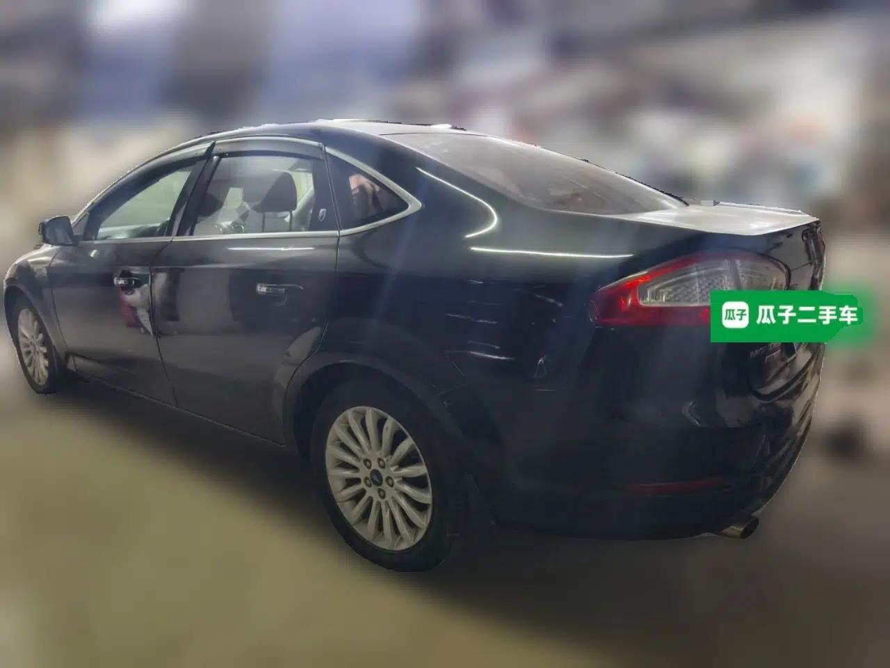 Ford Mondeo 2011 2.0L GTDi 200 Luxury Edition — миниатюра 4