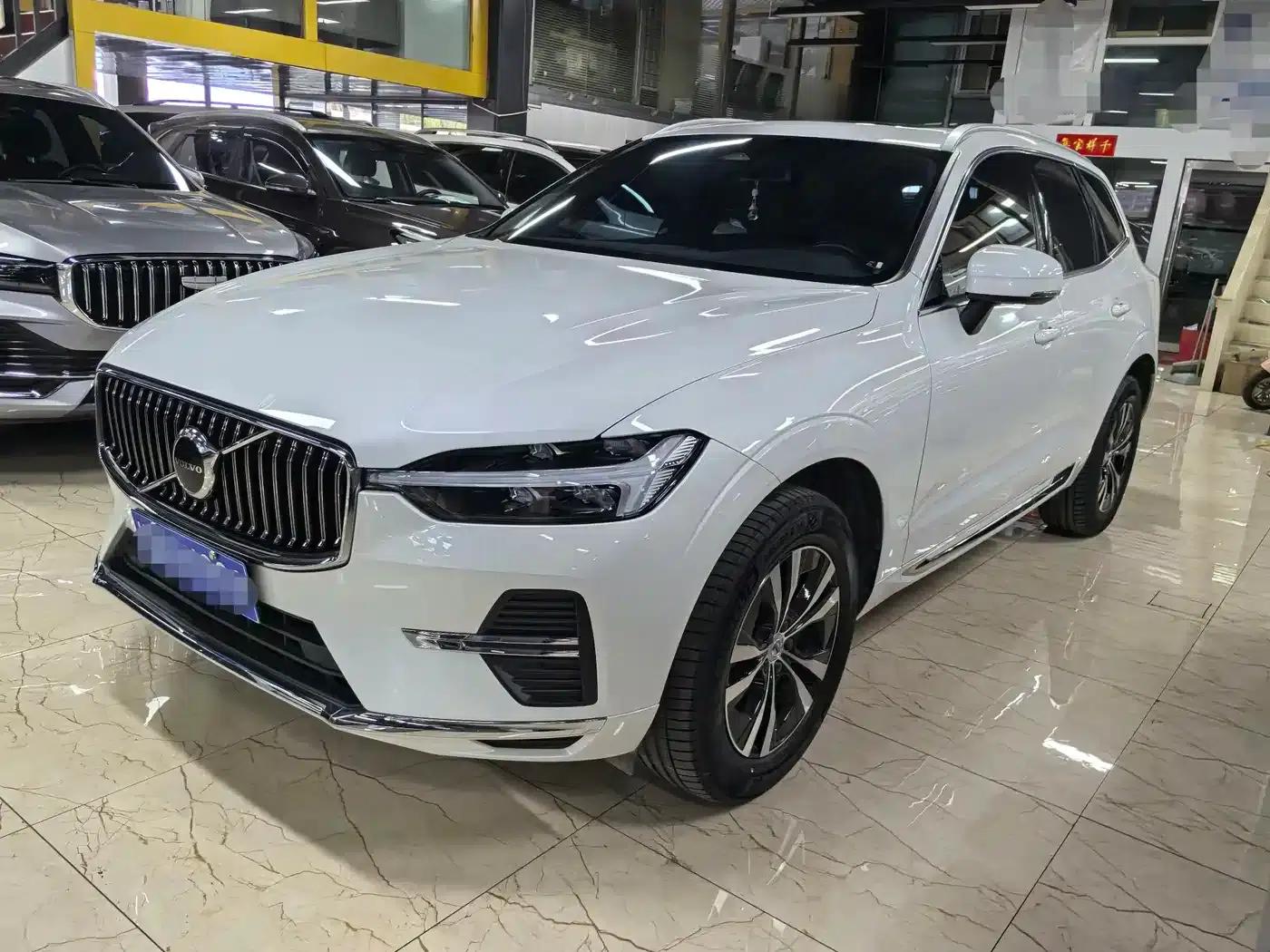 2023 Volvo XC60 B5 AWD Inscription Luxury Edition — миниатюра 1