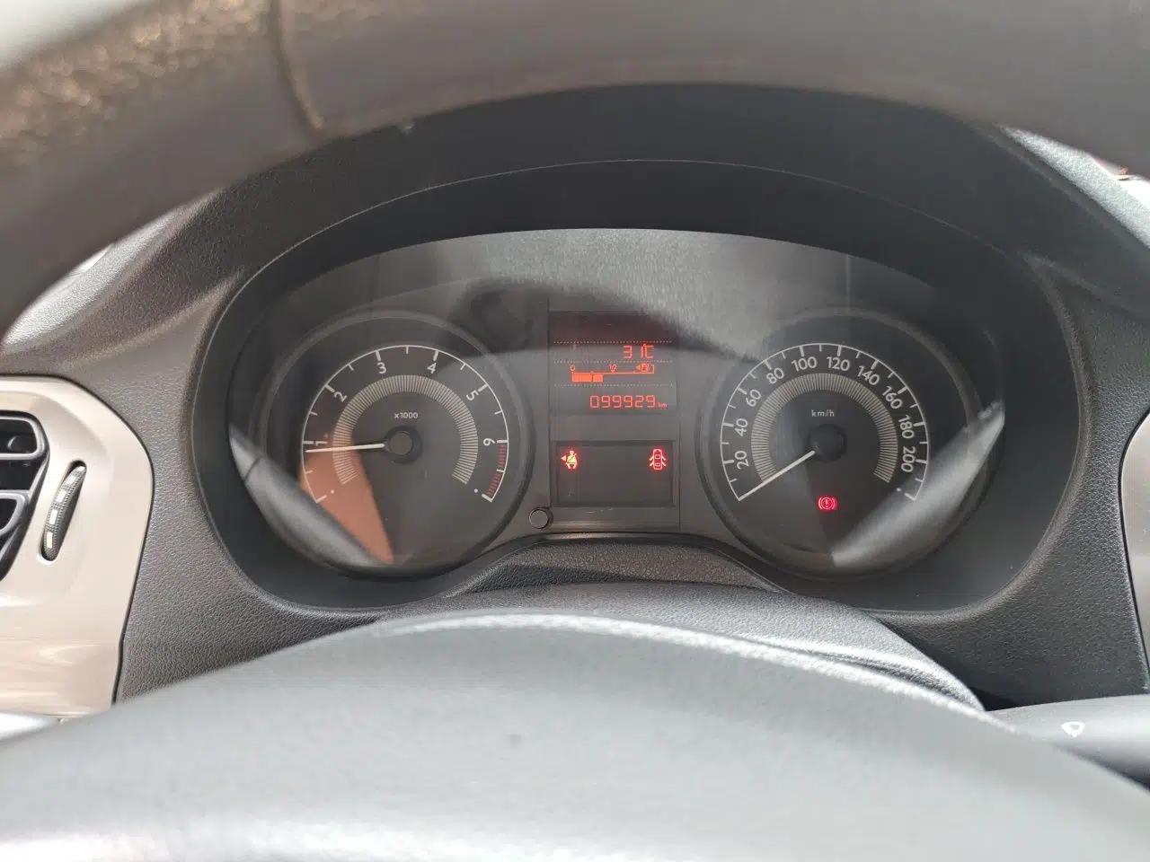 Peugeot 301 2014 1.6L Manual Comfort Edition — миниатюра 12