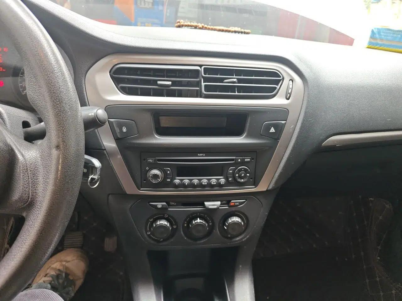 Peugeot 301 2014 1.6L Manual Comfort Edition — миниатюра 13