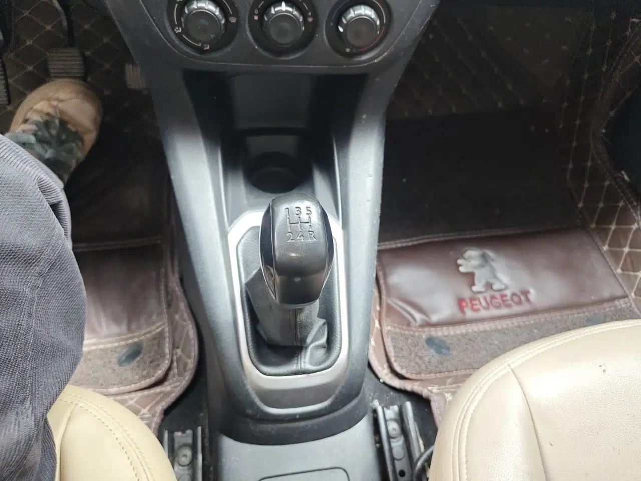 Peugeot 301 2014 1.6L Manual Comfort Edition — миниатюра 14