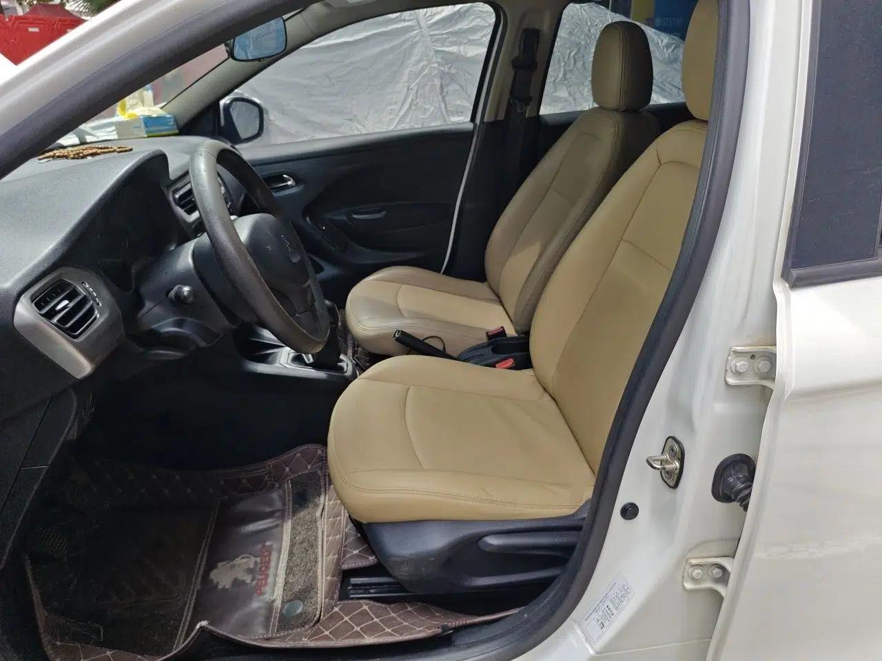 Peugeot 301 2014 1.6L Manual Comfort Edition — миниатюра 15