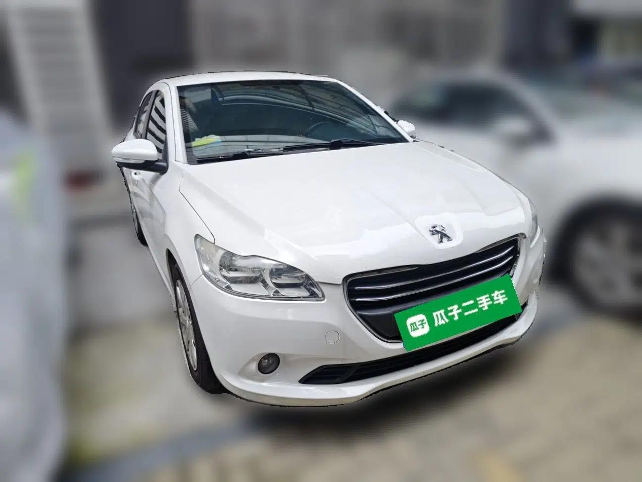 Peugeot 301 2014 1.6L Manual Comfort Edition — миниатюра 3