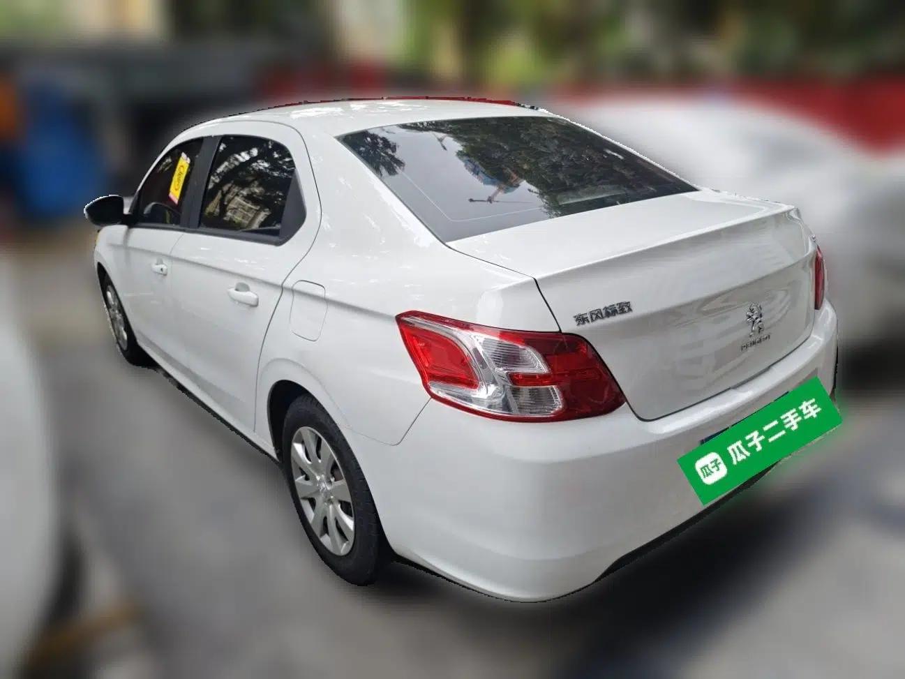 Peugeot 301 2014 1.6L Manual Comfort Edition — миниатюра 4