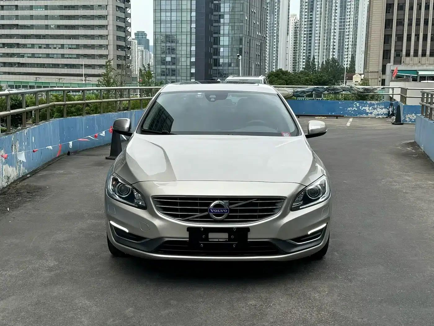 2018 Volvo S60 S60L T3 Smart Edition — миниатюра 1