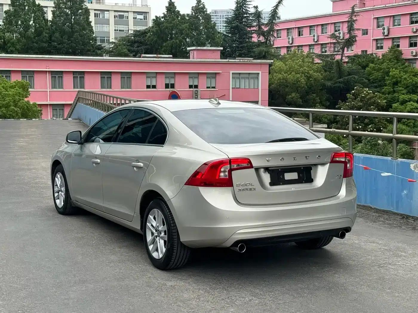 2018 Volvo S60 S60L T3 Smart Edition — миниатюра 4
