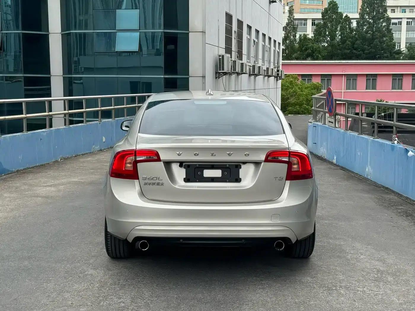 2018 Volvo S60 S60L T3 Smart Edition — миниатюра 5