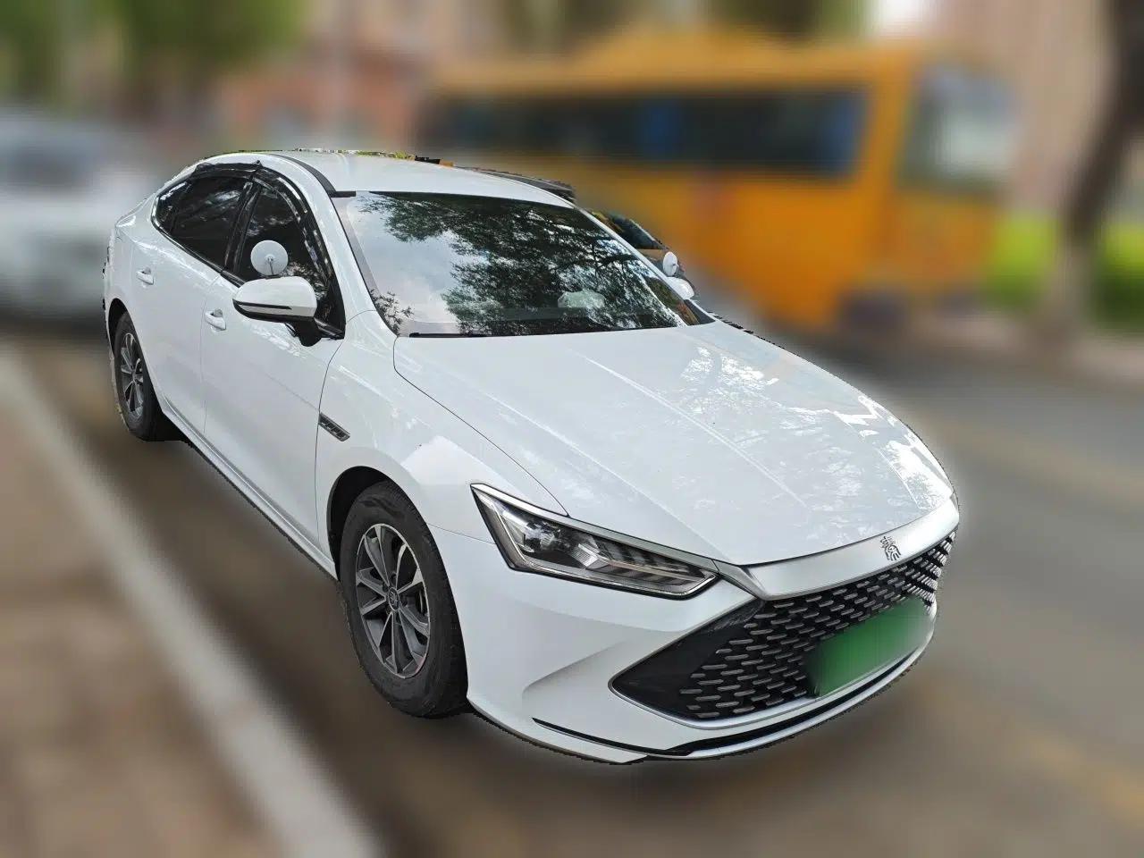 BYD Qin PLUS 2023 Champion Edition DM-i 55KM Leading Model — миниатюра 3