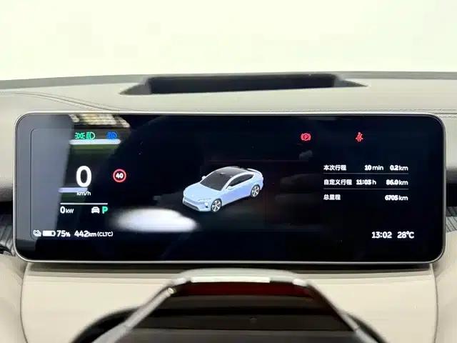 NIO ET5 2025 model 75kWh — миниатюра 10