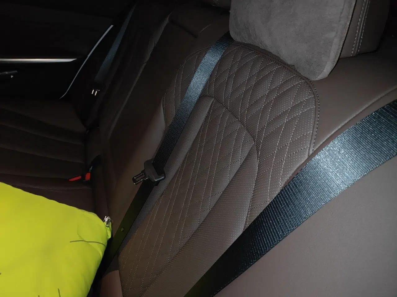 BMW 3 Series 2024 325Li M Sport Package — миниатюра 17