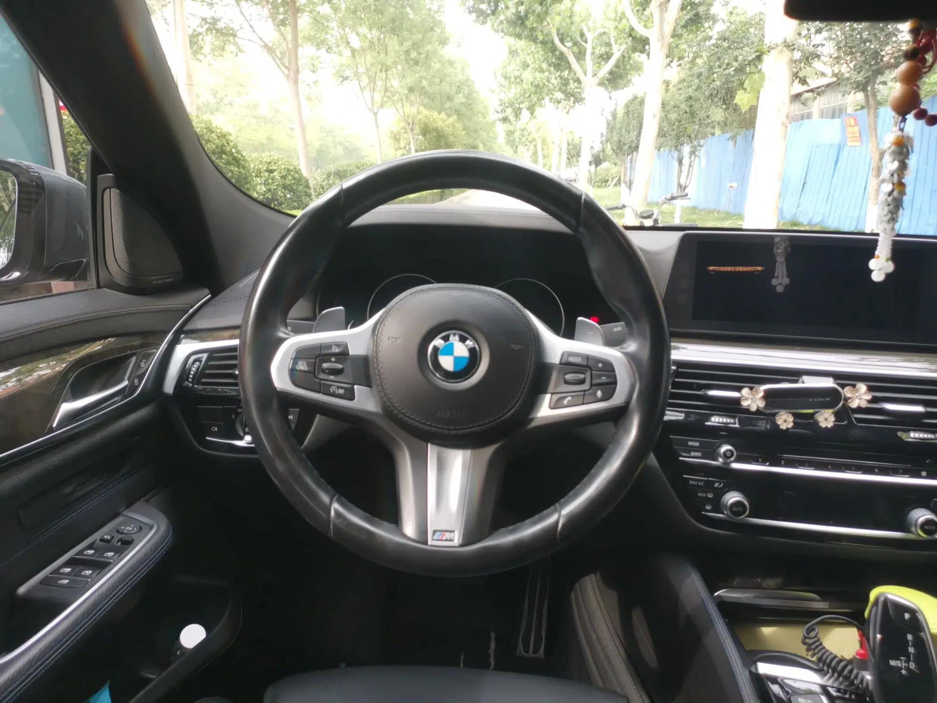 BMW 6 Series GT 2018 630i M Sport Package — миниатюра 10