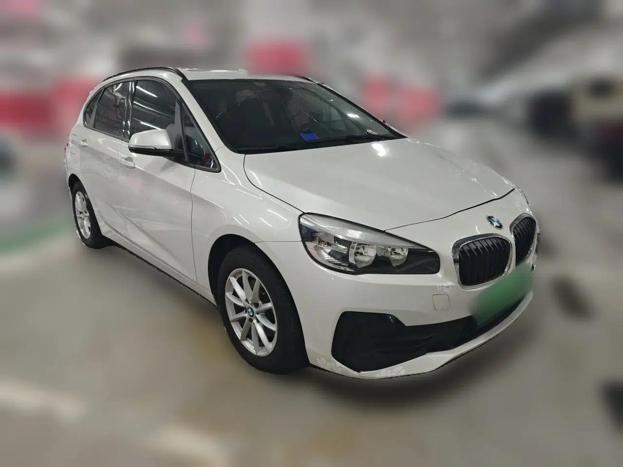 BMW 2 Series Active Tourer 2018 218i Fashion Model — миниатюра 3
