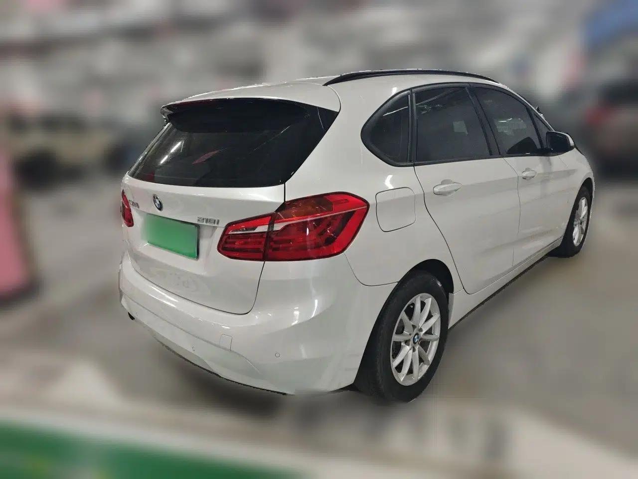 BMW 2 Series Active Tourer 2018 218i Fashion Model — миниатюра 6