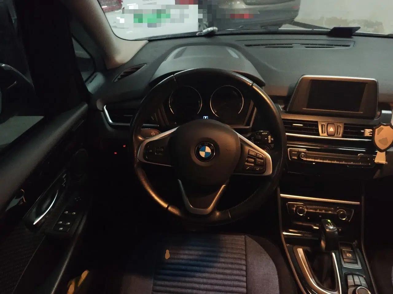 BMW 2 Series Active Tourer 2018 218i Fashion Model — миниатюра 10