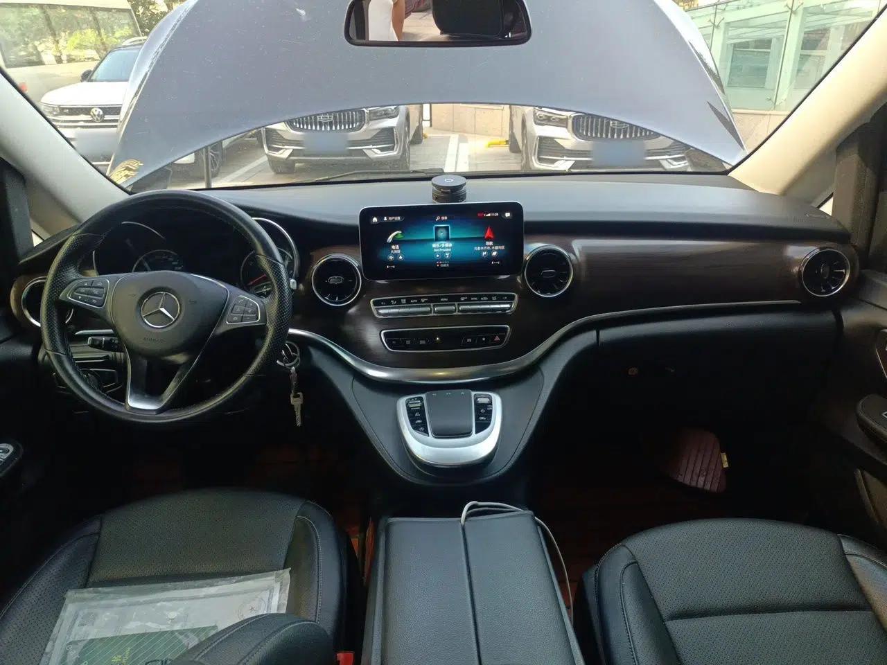 Mercedes-Benz V-Class 2021 V 260 Avantgarde Edition — миниатюра 9