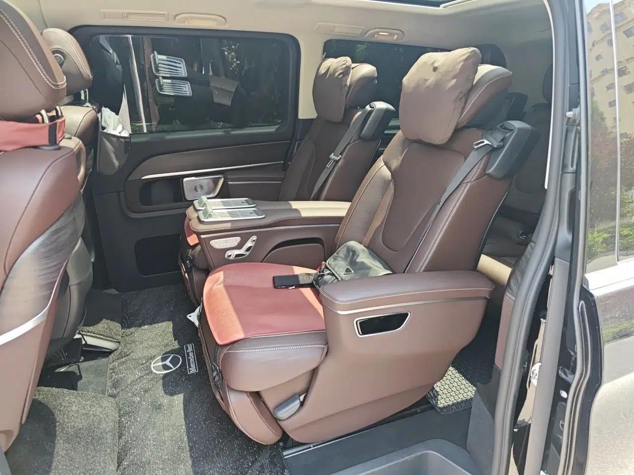 Mercedes-Benz V-Class 2024 V 300 L Long Wheelbase Luxury Edition — миниатюра 17