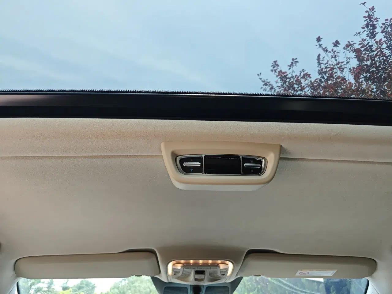 Mercedes-Benz V-Class 2024 V 300 L Long Wheelbase Luxury Edition — миниатюра 18