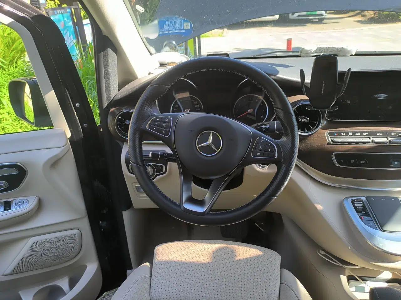 Mercedes-Benz V-Class 2022 V 260 Avantgarde Edition — миниатюра 10