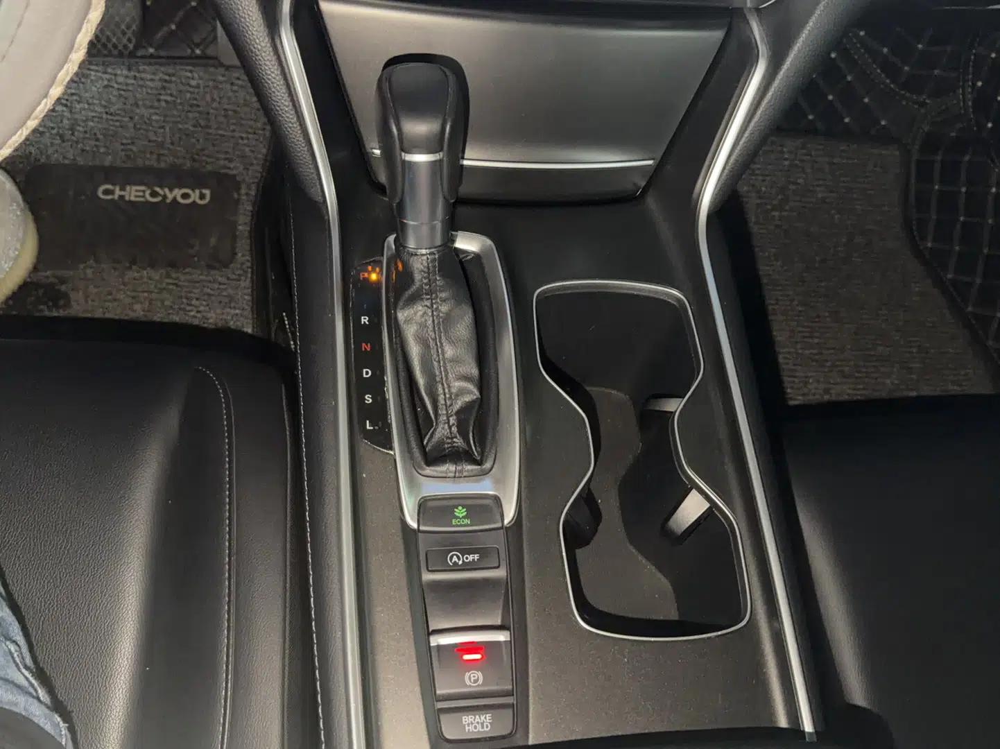 Honda Accord 2018 260TURBO Elite Edition China V — миниатюра 17