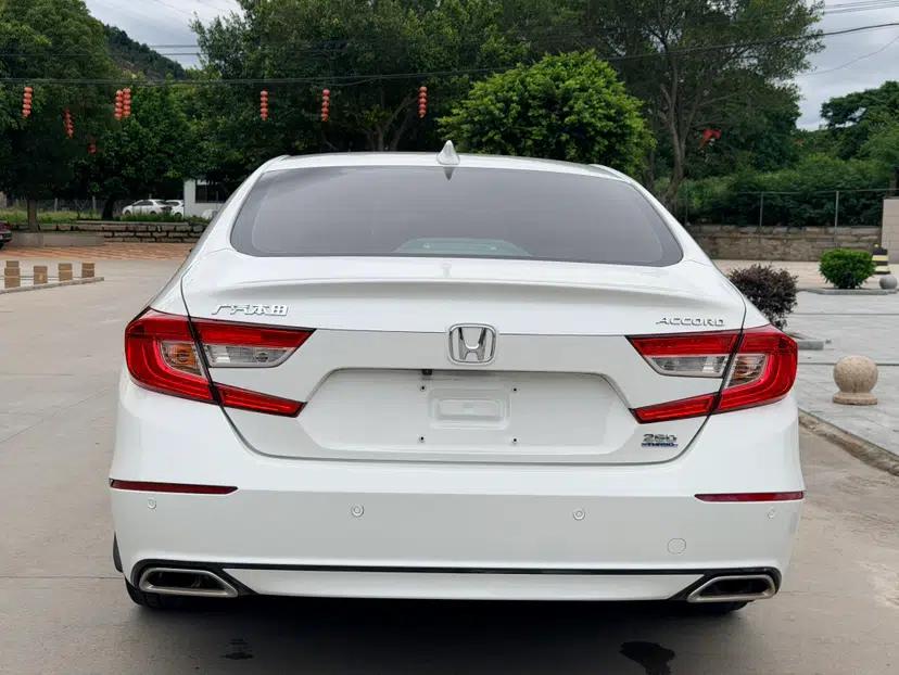 Honda Accord 2018 260TURBO Elite Edition China V — миниатюра 6
