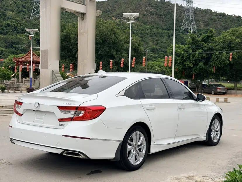 Honda Accord 2018 260TURBO Elite Edition China V — миниатюра 7