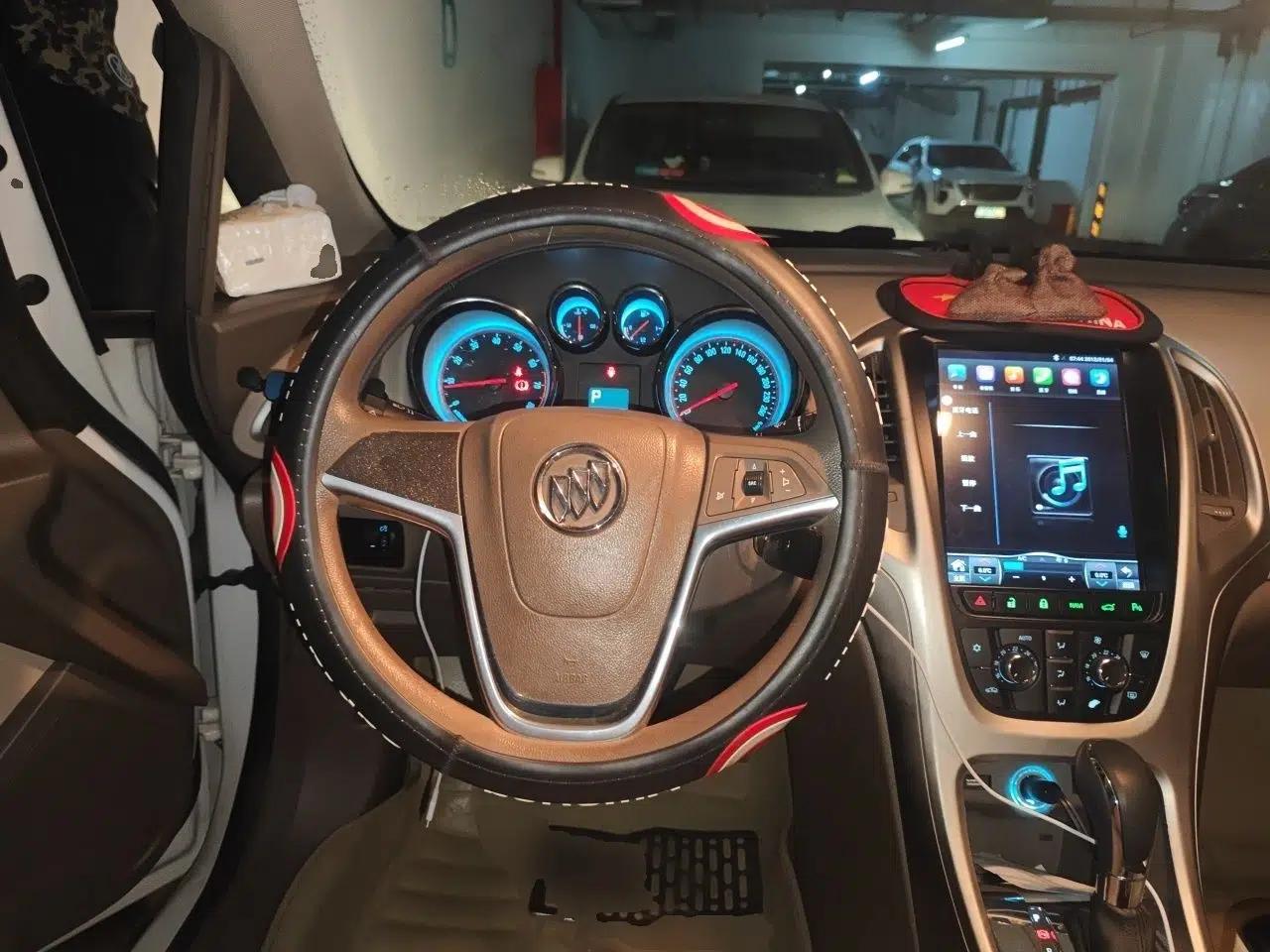 Buick GT 2012 GT 1.6L Automatic Fashion Edition — миниатюра 10