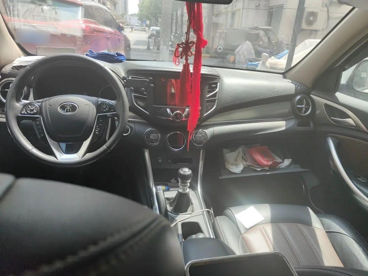 BYD Song 2016 GaiShi Edition 1.5TI Manual Elite Model — миниатюра 9
