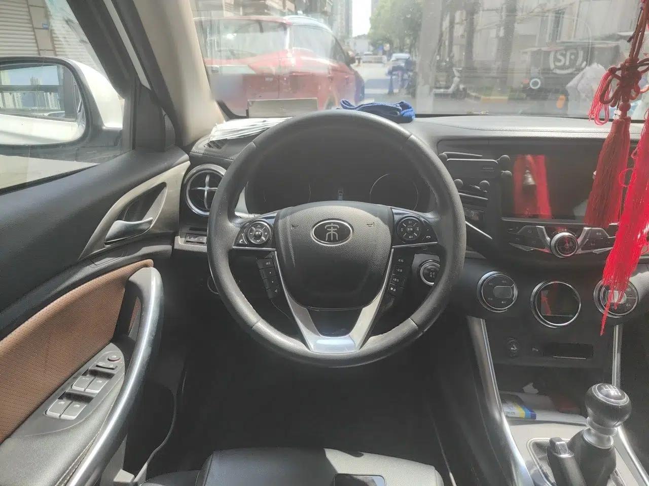 BYD Song 2016 GaiShi Edition 1.5TI Manual Elite Model — миниатюра 10