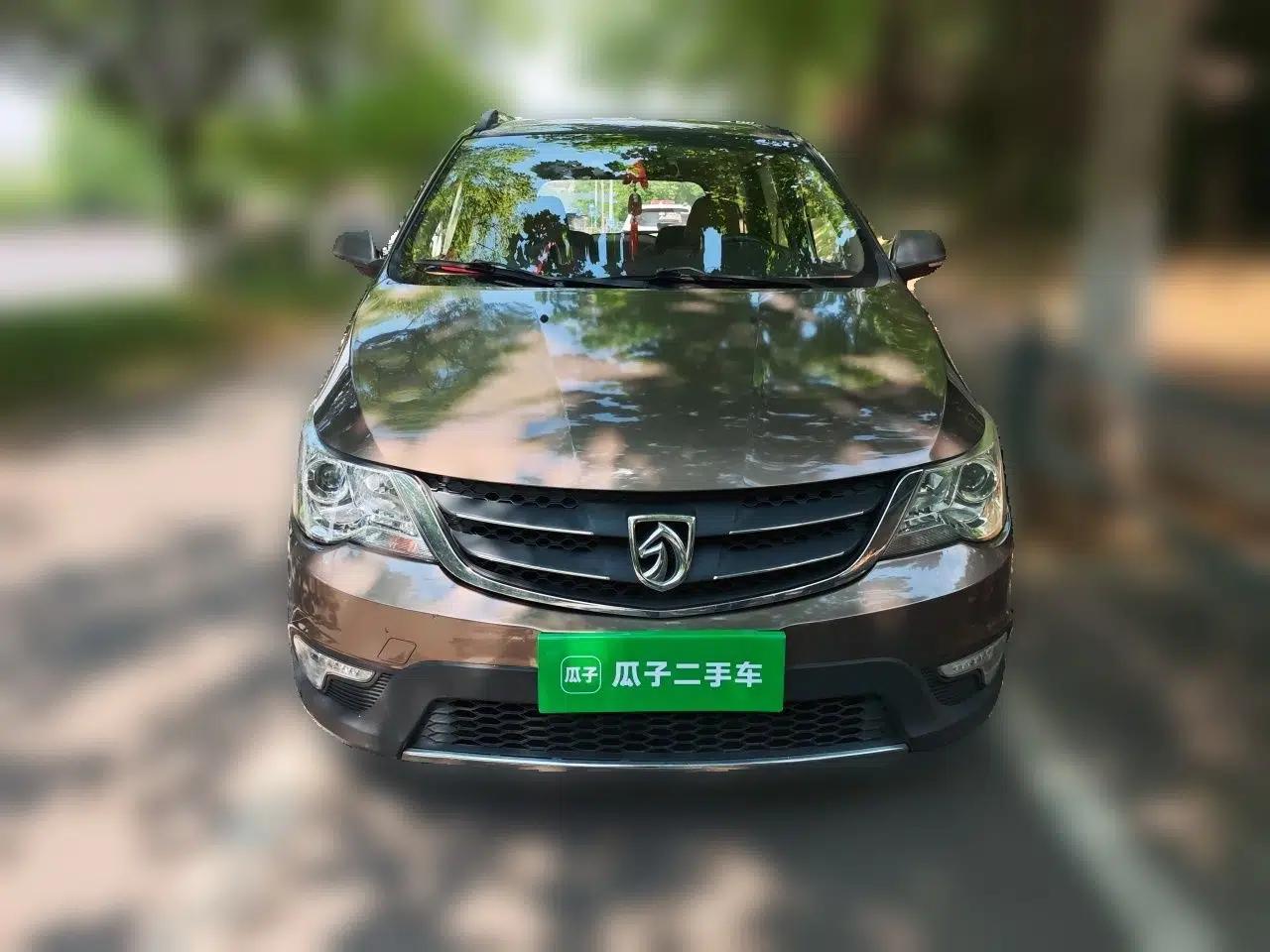 Baojun 730 2014 1.5L manual Comfort ESP version 7 seats — миниатюра 2