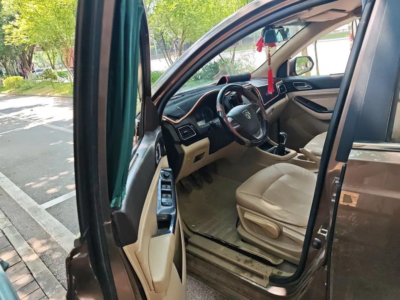 Baojun 730 2014 1.5L manual Comfort ESP version 7 seats — миниатюра 16