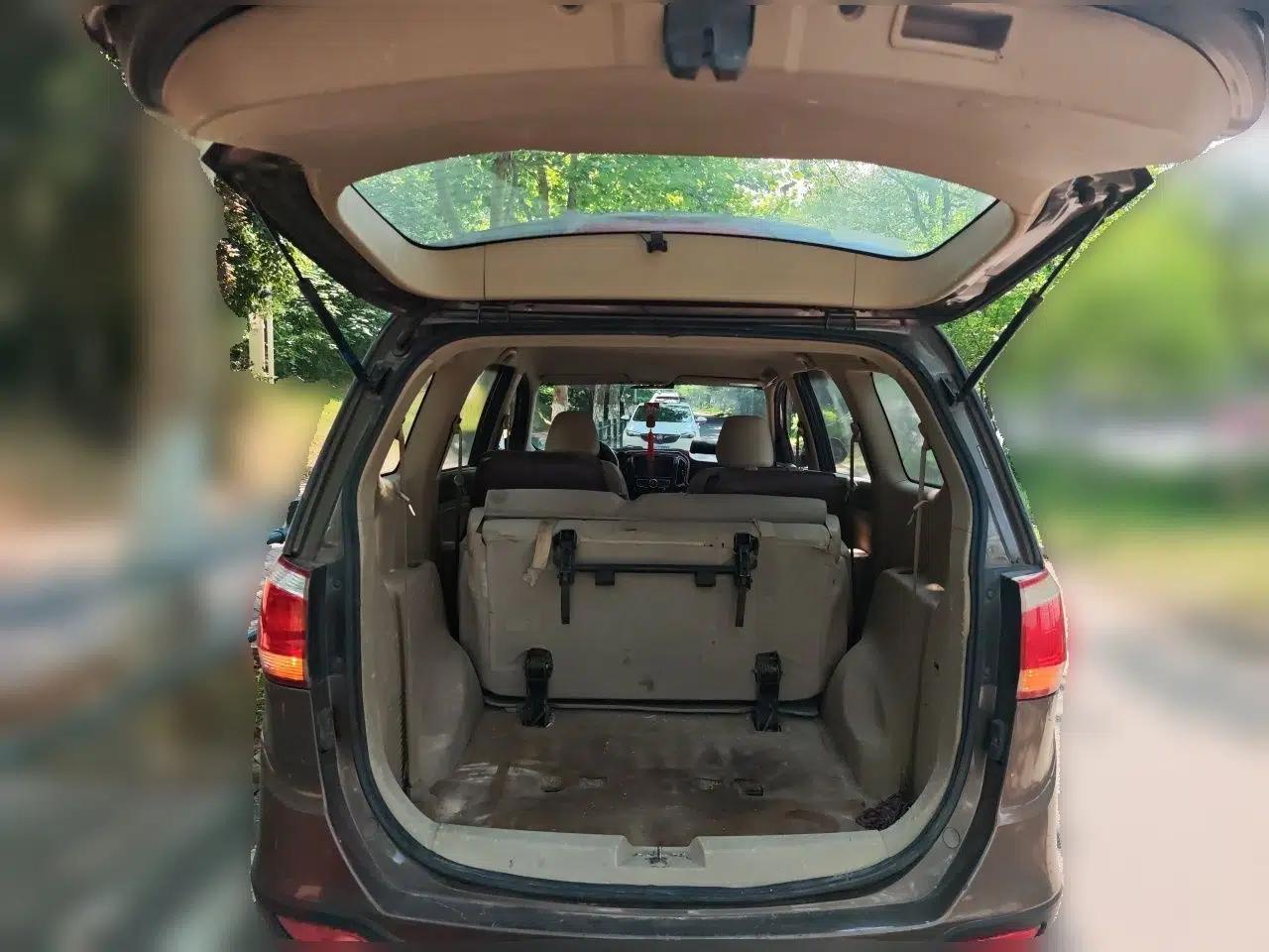 Baojun 730 2014 1.5L manual Comfort ESP version 7 seats — миниатюра 19