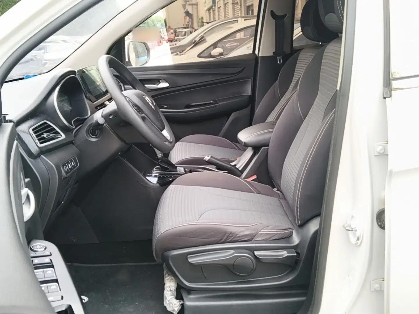 Baojun 730 2019 1.5T CVT Fashion Model 7 Seats China VI Emission Standard — миниатюра 17