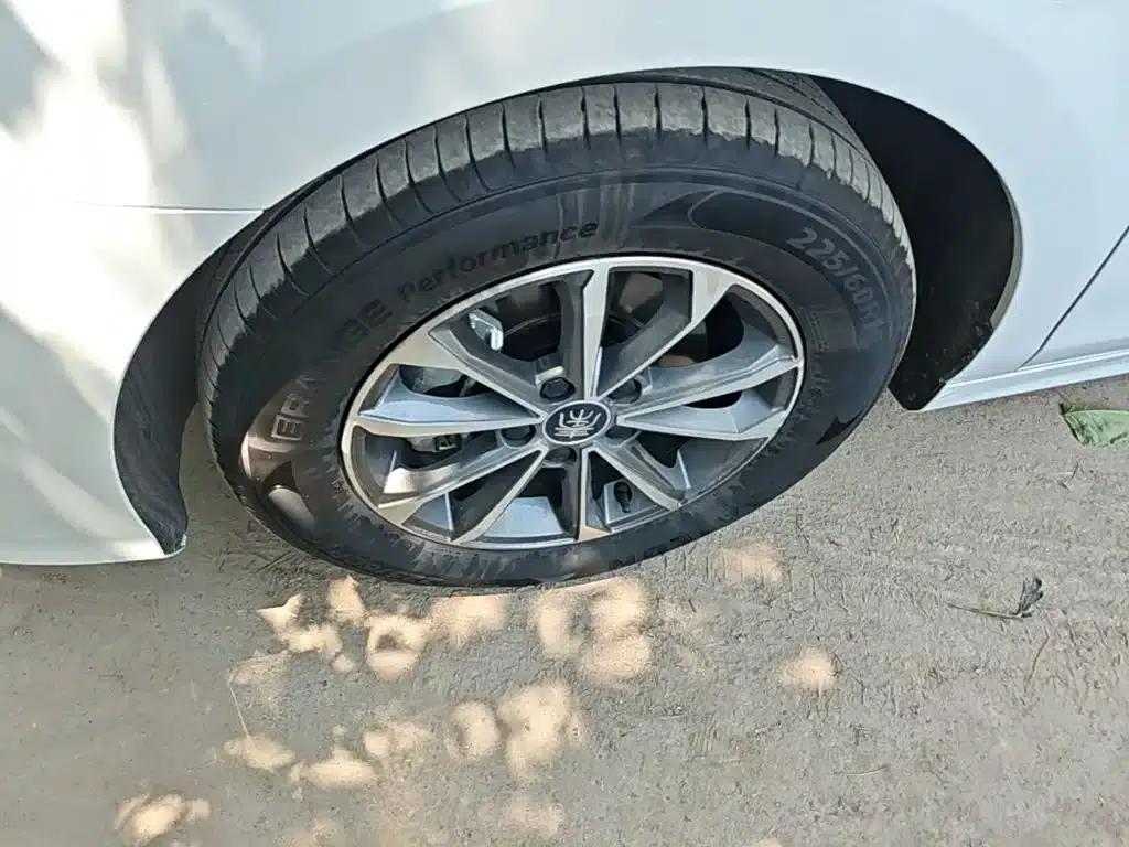 Qin PLUS 2024 Glory Edition DM-i 55KM Leading Model — миниатюра 23