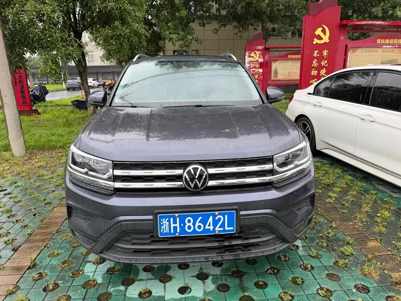 Tharu 2022 280TSI 2WD Luxury Edition — миниатюра 1