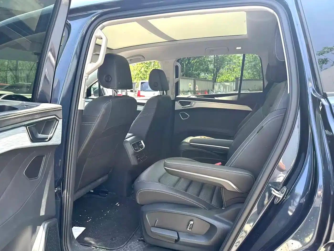 2021 Range Rover 380TSI AWD Luxury Pro — миниатюра 5