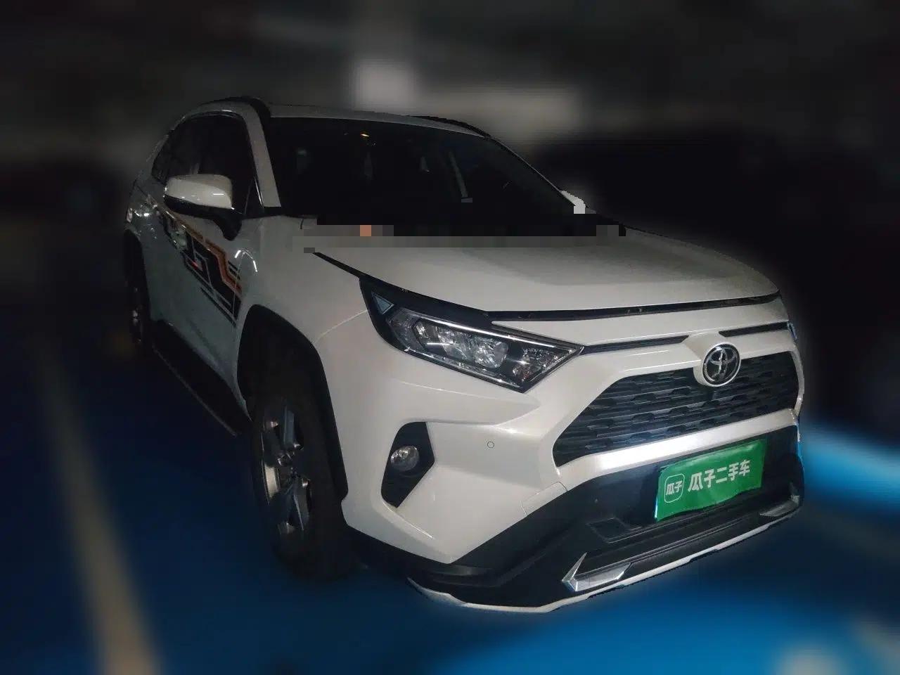 Toyota RAV4 2020 2.0L CVT 4x4 Style PLUS Edition — миниатюра 3
