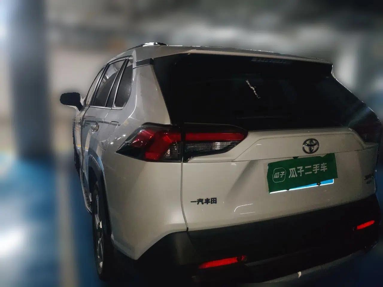 Toyota RAV4 2020 2.0L CVT 4x4 Style PLUS Edition — миниатюра 4