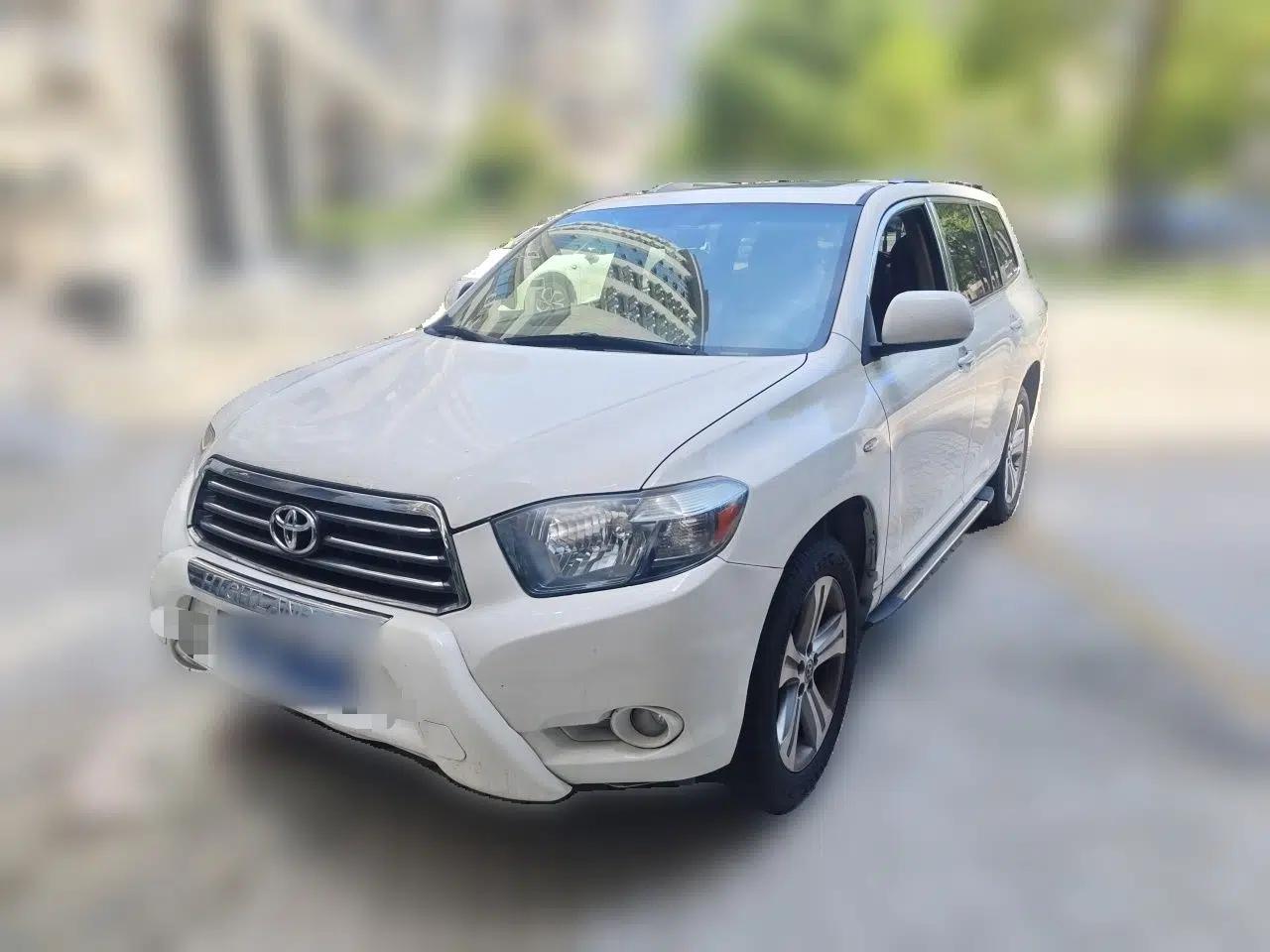 Toyota Highlander 2009 2.7L Two-Wheel Drive 7-Seater Luxury Edition — миниатюра 1