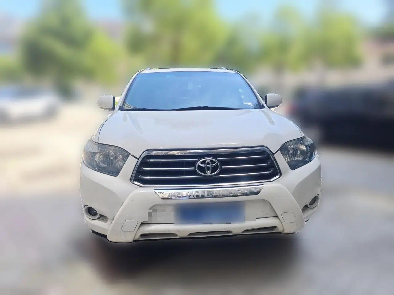 Toyota Highlander 2009 2.7L Two-Wheel Drive 7-Seater Luxury Edition — миниатюра 2