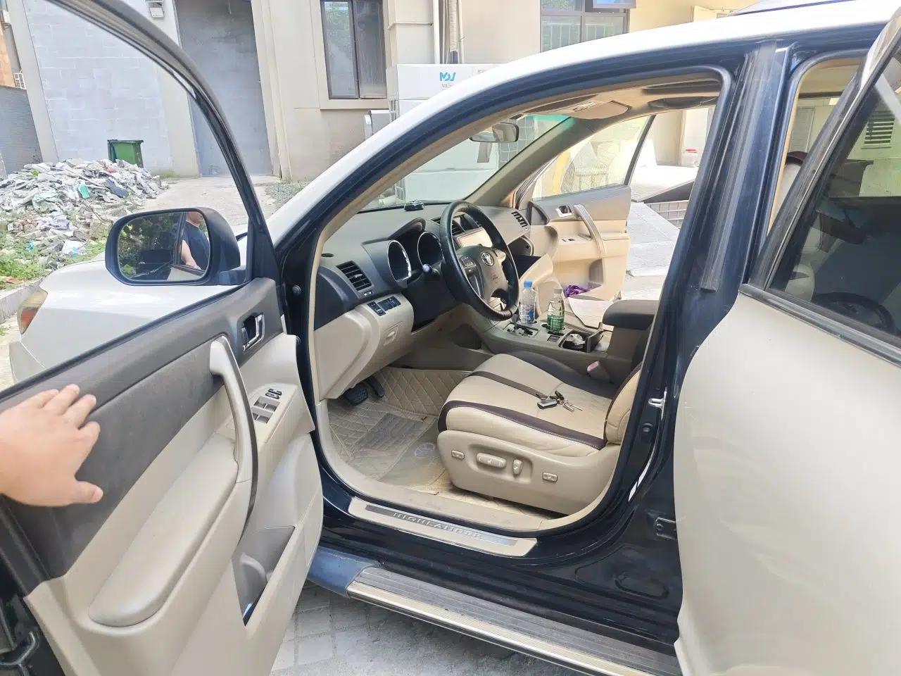 Toyota Highlander 2009 2.7L Two-Wheel Drive 7-Seater Luxury Edition — миниатюра 16