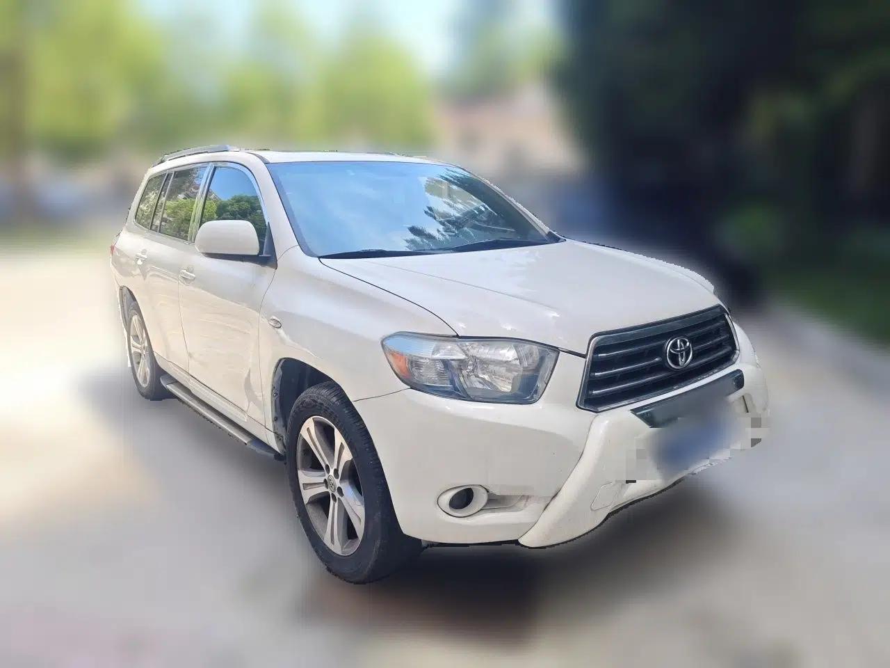Toyota Highlander 2009 2.7L Two-Wheel Drive 7-Seater Luxury Edition — миниатюра 3