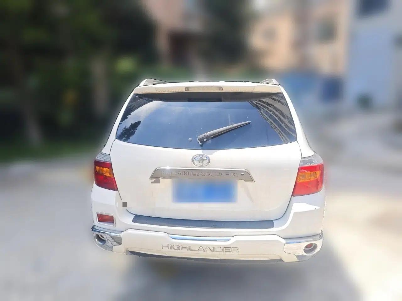 Toyota Highlander 2009 2.7L Two-Wheel Drive 7-Seater Luxury Edition — миниатюра 5