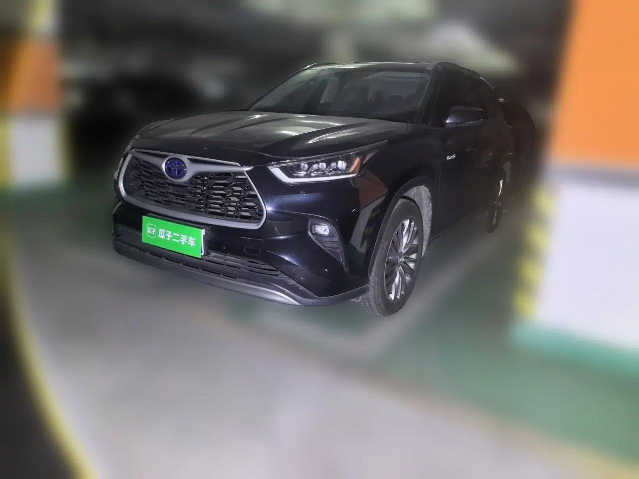 Toyota Highlander 2022 Dual-Engine 2.5L Four-Wheel Drive Prestige Version 7 Seats — миниатюра 1
