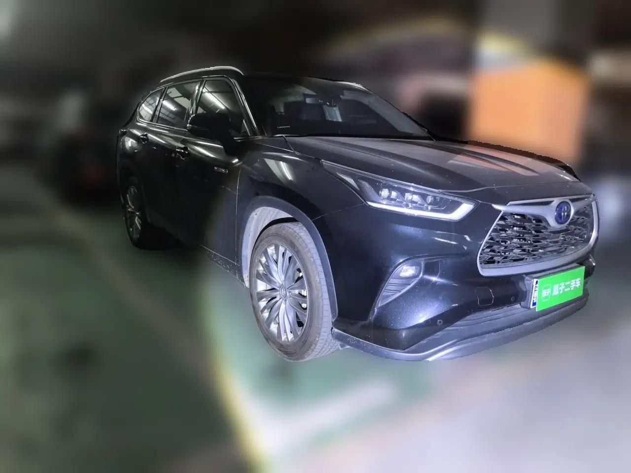 Toyota Highlander 2022 Dual-Engine 2.5L Four-Wheel Drive Prestige Version 7 Seats — миниатюра 3